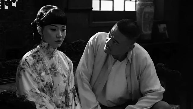 杨森娶了12个老婆，90岁时17岁小妾问：有几个是心甘情愿嫁你的？休闲区蓝鸢梦想 - Www.slyday.coM