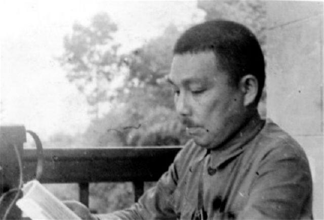 杨森娶了12个老婆，90岁时17岁小妾问：有几个是心甘情愿嫁你的？休闲区蓝鸢梦想 - Www.slyday.coM