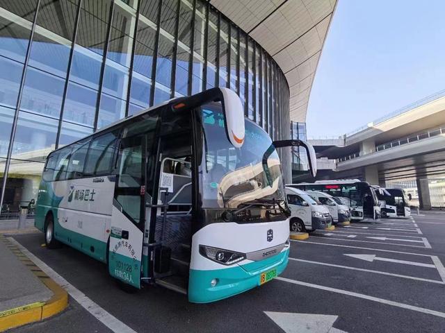 图为大兴国际机场机场巴士(采访对象供图)