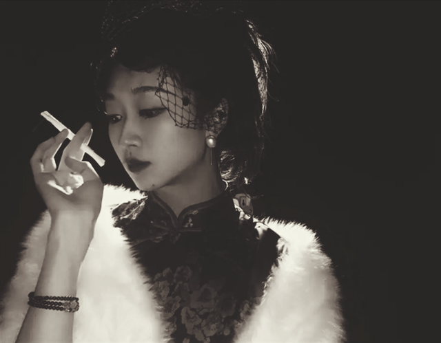 杨森娶了12个老婆，90岁时17岁小妾问：有几个是心甘情愿嫁你的？休闲区蓝鸢梦想 - Www.slyday.coM