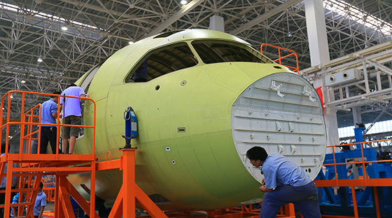 2014年7月，C919大型客机首架机机头部段在成都下线