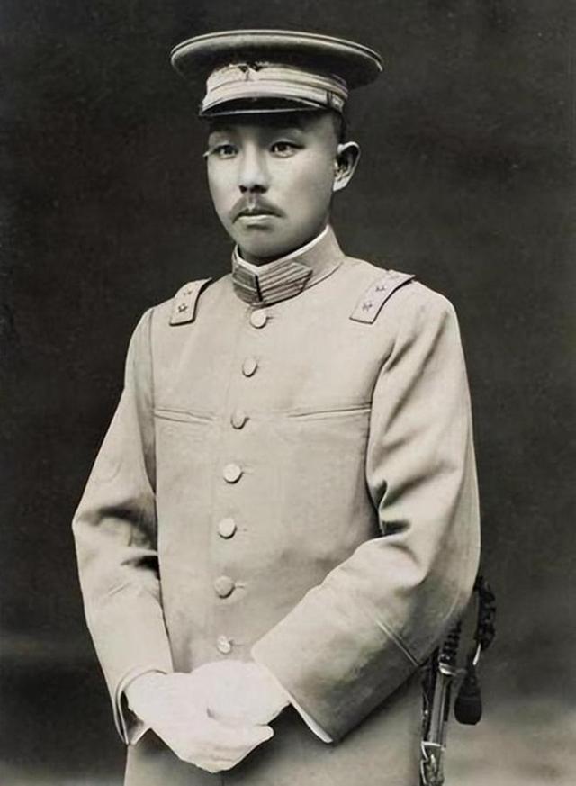 杨森娶了12个老婆，90岁时17岁小妾问：有几个是心甘情愿嫁你的？休闲区蓝鸢梦想 - Www.slyday.coM