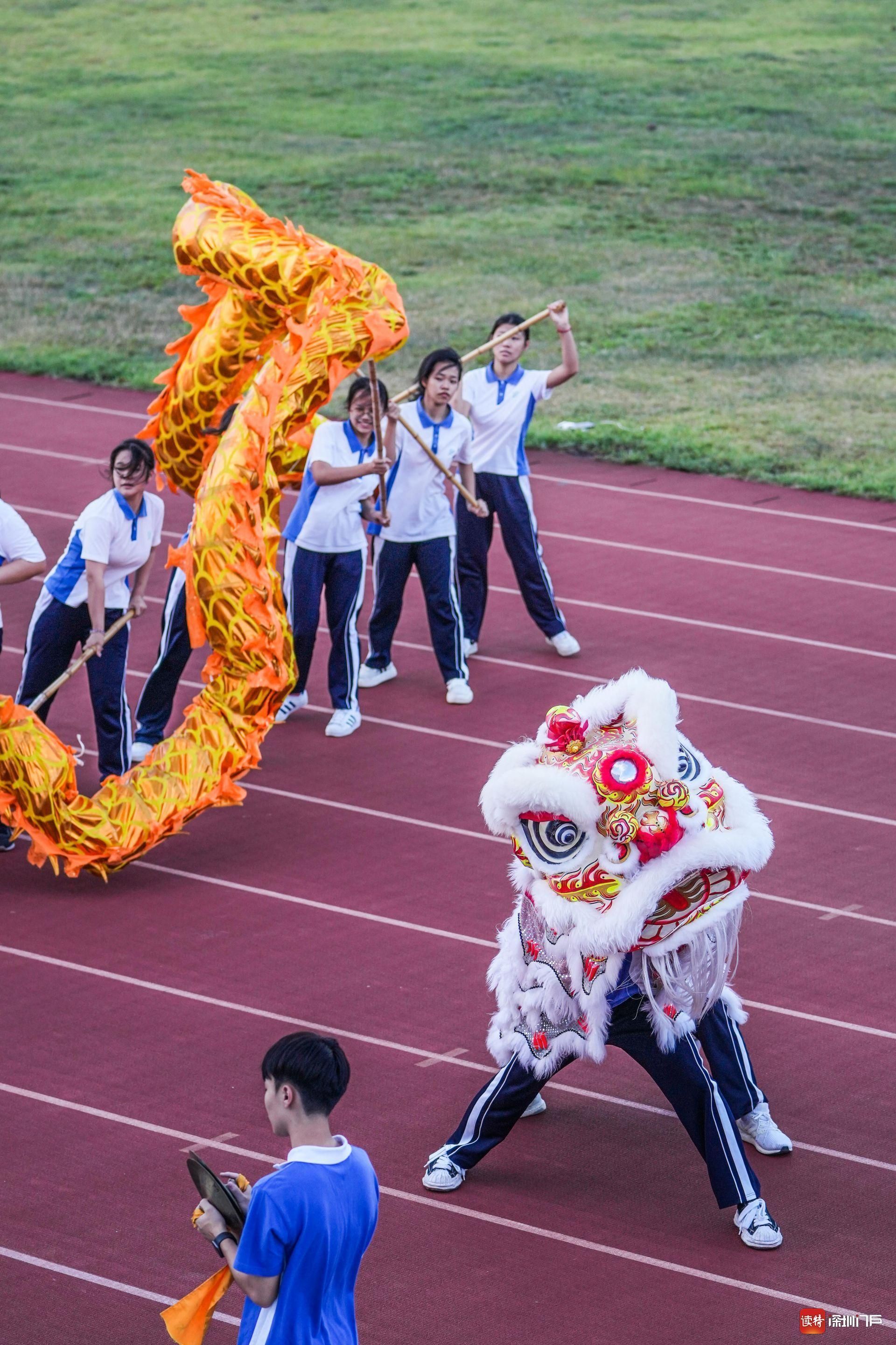 特上镜 63 | 17岁醒狮男孩,深圳校园最潮社长_手机新浪网