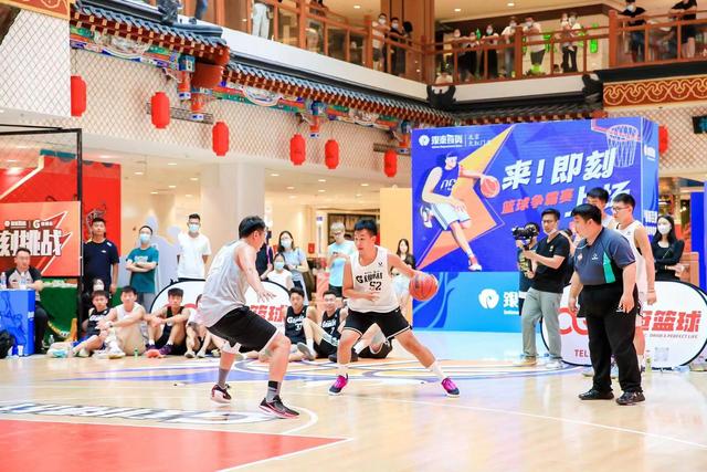 银泰大红门店的篮球争霸赛。受访者供图