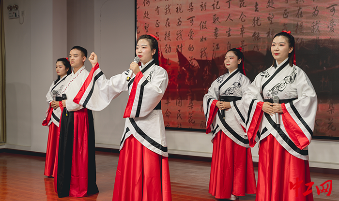 9月27至28日,宜都市举办清廉说 宜都市职工屈原诗歌朗诵大赛,图片为