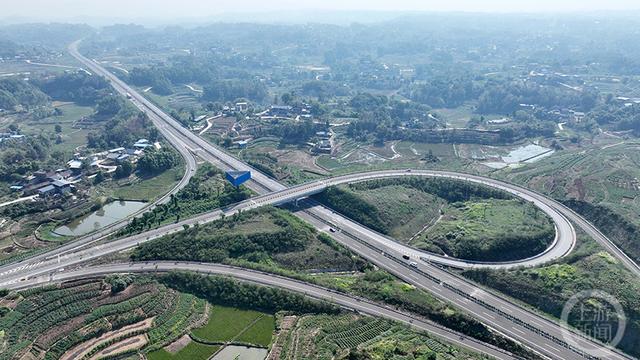 永泸高速全线通车 川渝间再添新通道