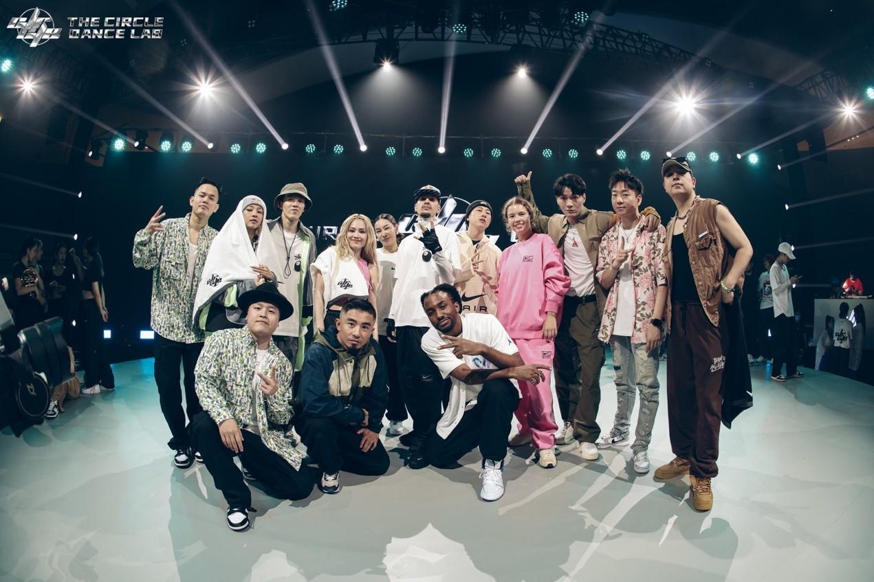 一场重溯街头文化的街舞比赛_新浪新闻