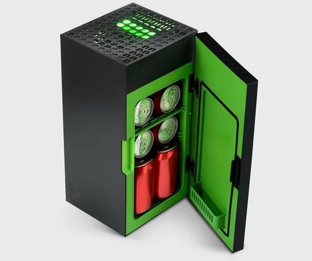 微软推出新款XSX迷你冰箱：能放8罐可乐 售80美元