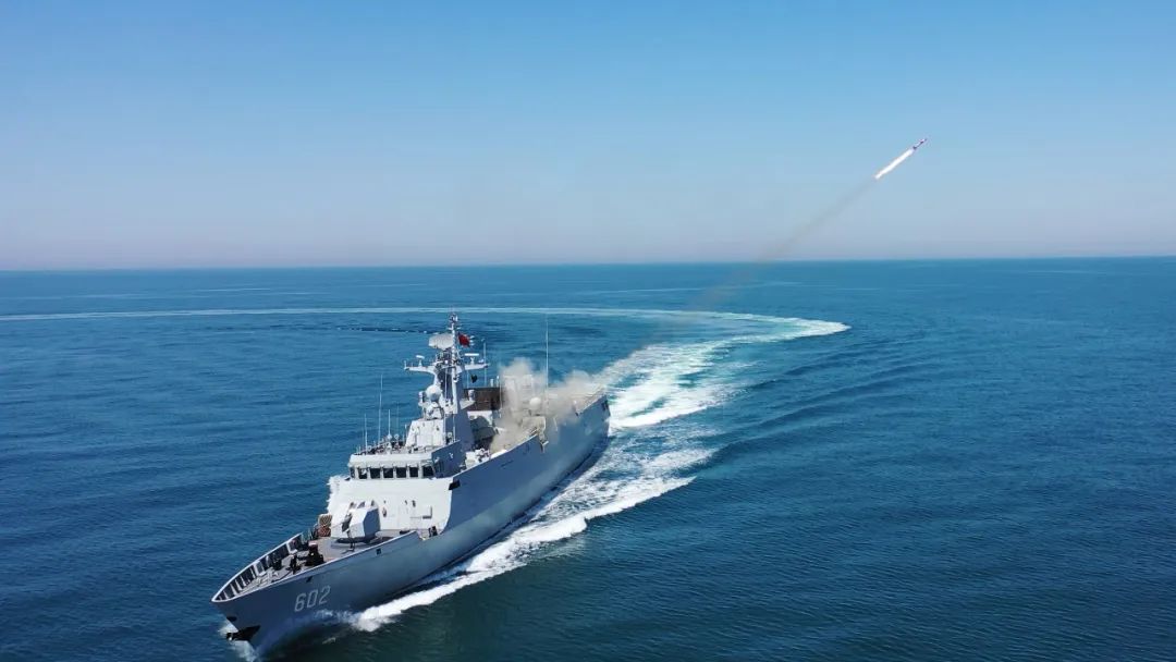 隐蔽与搜索,包围与突围,规避与追击在连续4昼夜的海上训练中平顶山舰