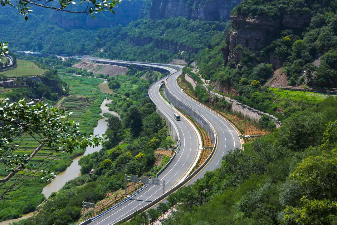图为国道g234兴阳线林州段.李 帅摄