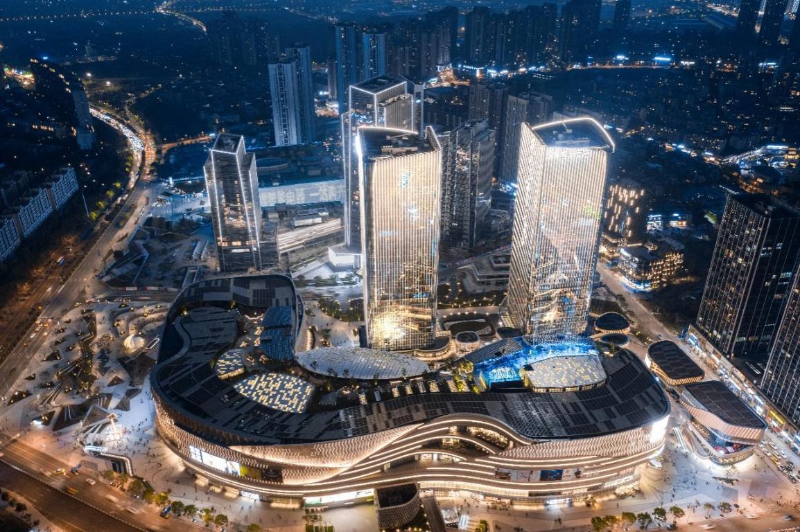 资源香港置地光环中心地处两江新区金州商圈,伫立于光环购物中心之上