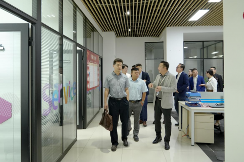 　　参观有料网现场图