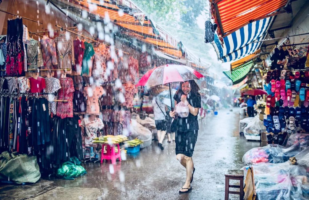 广州漫长的夏天过不完 / 陈忧子 摄