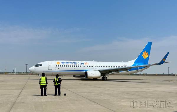 幸福航空波音737-800飞机