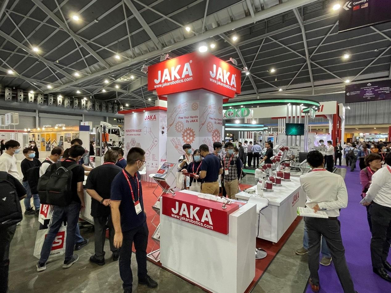 　　2022新加坡工业博览会(ITAP)JAKA展台备受关注