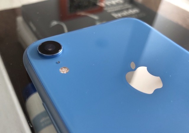 海外网友曝光iPhone SE4真机图