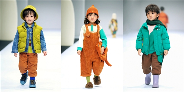  (图为woobaby在上海时装周大秀上发布的秋冬新品童装及模特花絮)