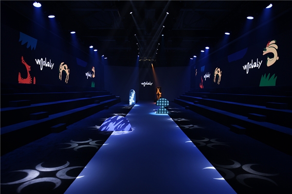  (图为woobaby在上海时装周打造的大秀会场)