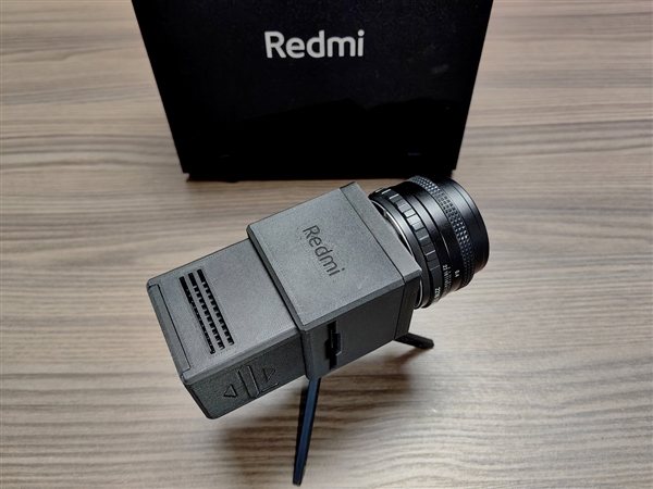 竟是一台放映机 Redmi Note 12系列发布会邀请函图赏