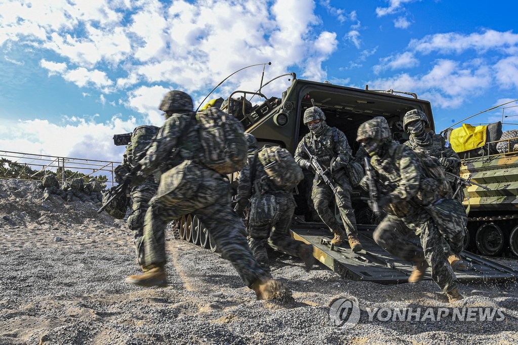 韩国海军陆战队26日在庆尚北道浦项一带进行大规模联合登陆演习 图源：韩国海军陆战队司令部