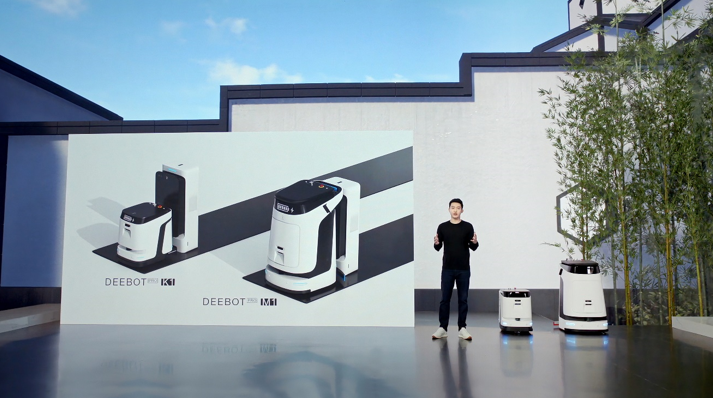 　　图为科沃斯商用清洁机器人DEEBOT PRO K1、M1