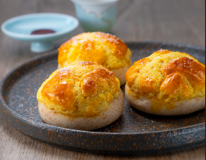 (白天鹅宾馆的酥皮叉烧包,图片由受访者提供)