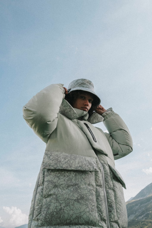 　　功能性外套TERREX XPLORIC and wander COLD.RDY御寒科技羽绒服