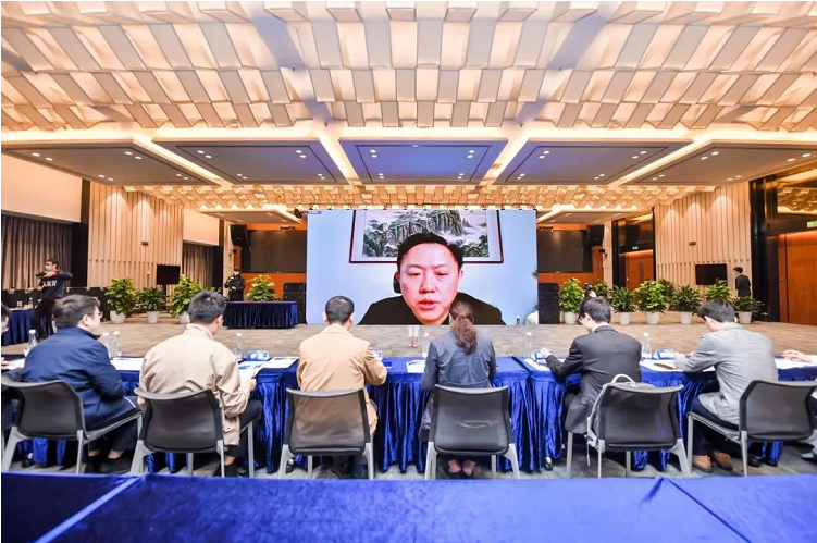 　　中移物联网有限公司副总经理 刘春阳致辞