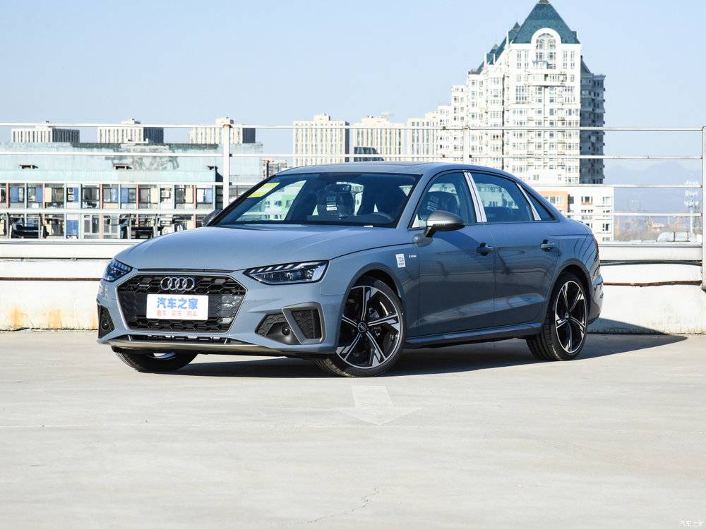 奥迪A4L  2022款 40 TFSI quattro RS套件燃速型