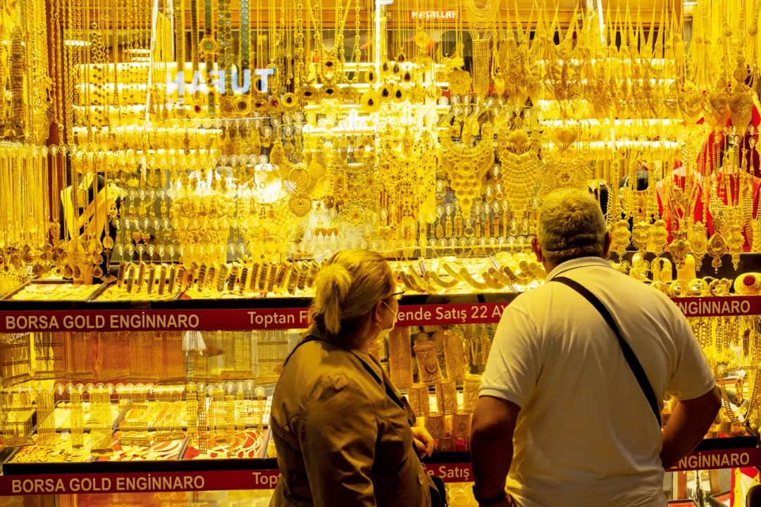 “黃金東流”：亞洲為何爆買黃金？