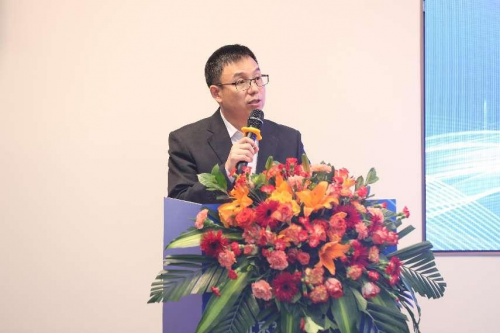 (經開區(qū)管委會社會事業(yè)局副局長隆昕哲致辭)