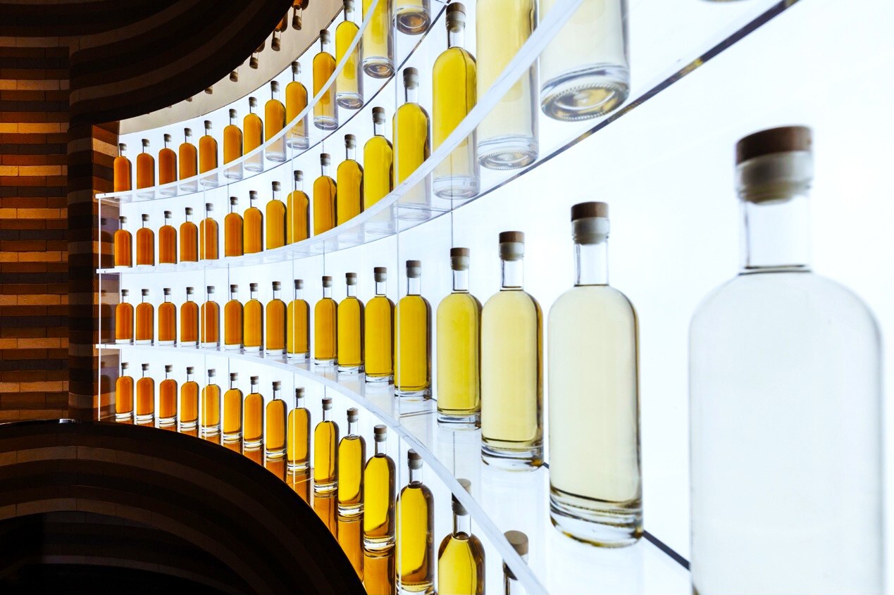 　　【配图：卡慕干邑艺廊精品店的“调配大师班”为热衷于创造个性化干邑的顾客有了心之所向】