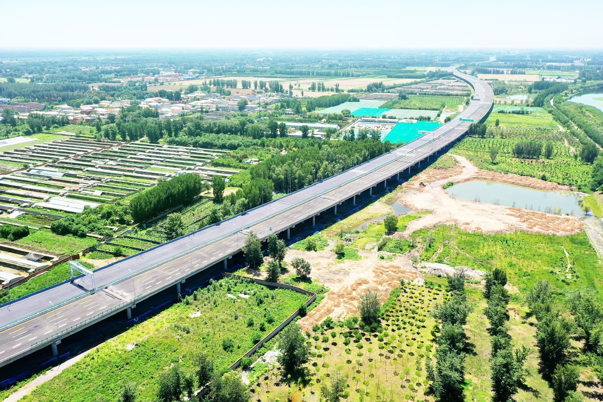 京雄高速六环路至市界段.(资料图)记者 常鸣/摄