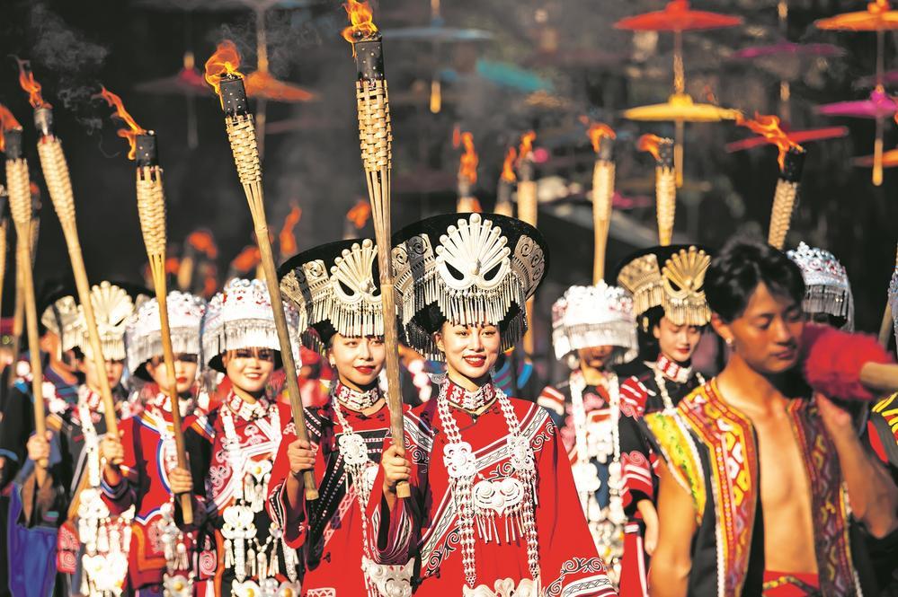 彝族火把节表演 深圳锦绣中华中国民俗文化村 供图