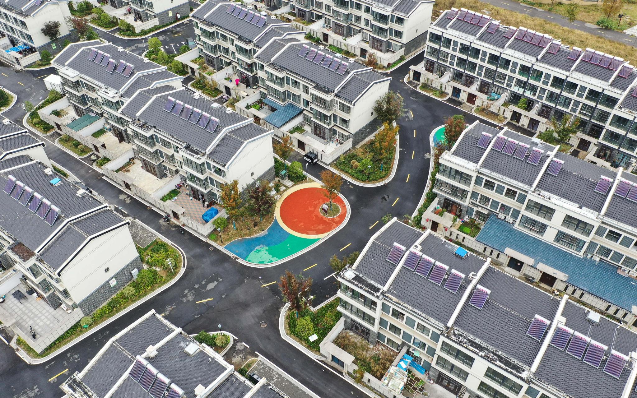 江苏省泗洪县,渔民集中搬迁上岸后形成的新型农村社区.图/新华社