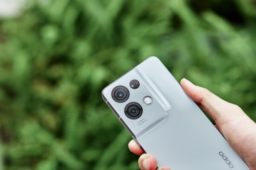 　　(OPPO Reno8 Pro+)