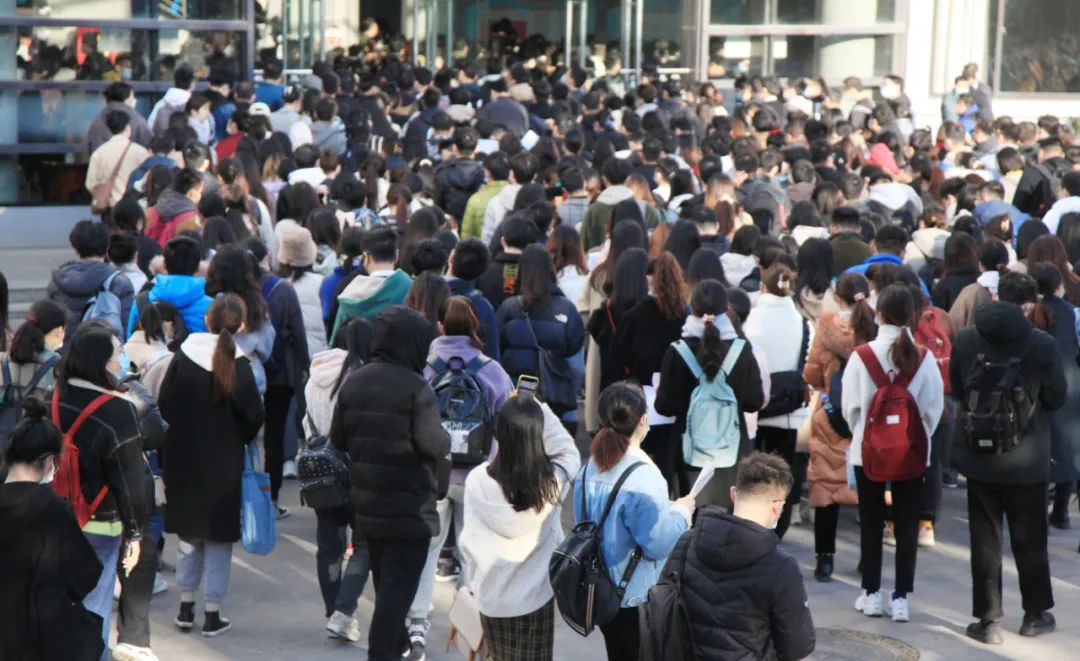 2022年国家公务员考试 图源/中新图片网