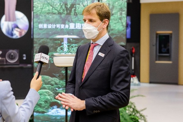 　　唐善达博士接受采访