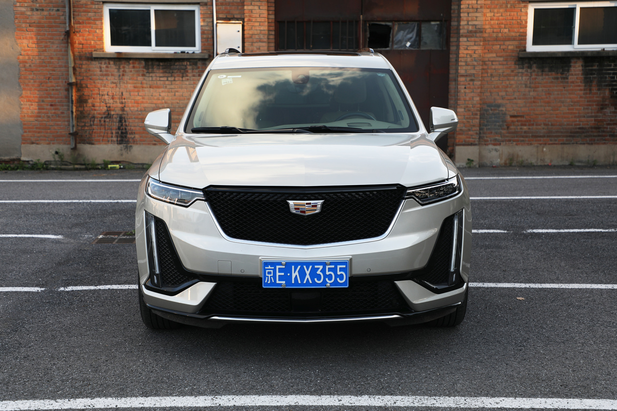 凯迪拉克家庭轿车_凯迪拉克的家庭车型与实用性_凯迪拉克家用车型及报价