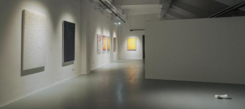　　展厅现场：刘真辰、爱默杨作品
