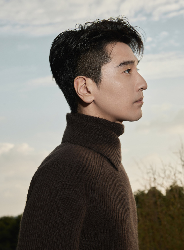 赵又廷高领毛衣造型户外立冬写真 秀腕表气质成熟儒雅绅士__财经头条