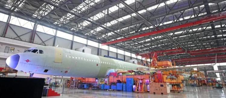 “空中客车”首架 A321 飞机投产 预计明年交付