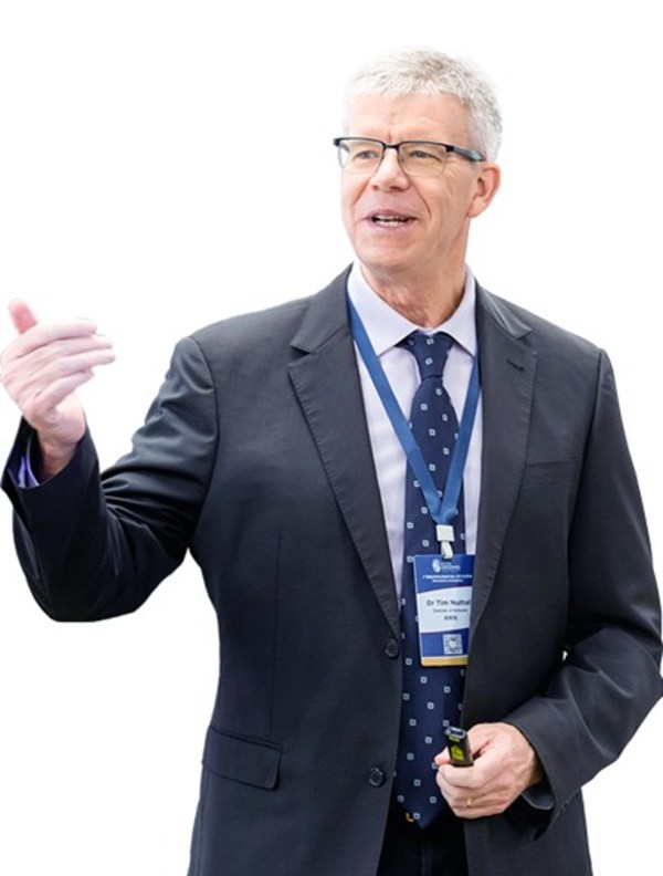 　　修仕倍励亚太区总校长Tim Nuttall博士