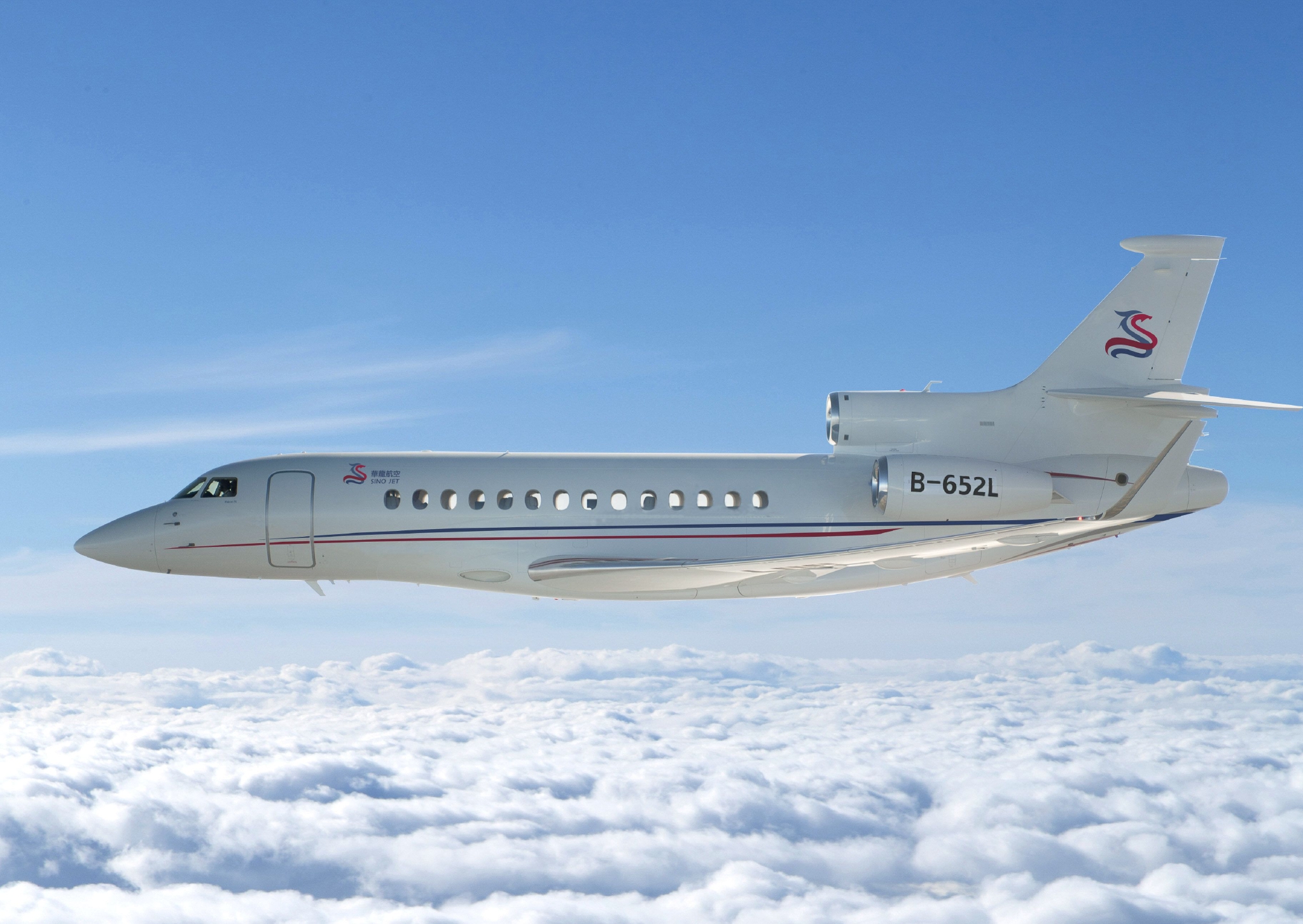 　　华龙航空公务机