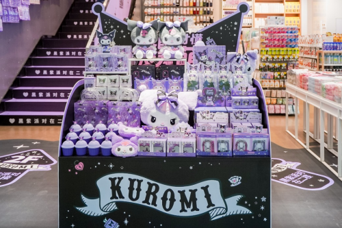 　　酷洛米生日季杭州主题店吸引大量粉丝到店打卡