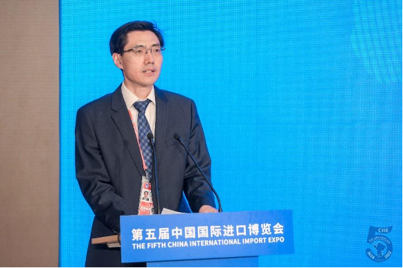 商务部市场运行和消费促进司一级巡视员耿洪洲发言