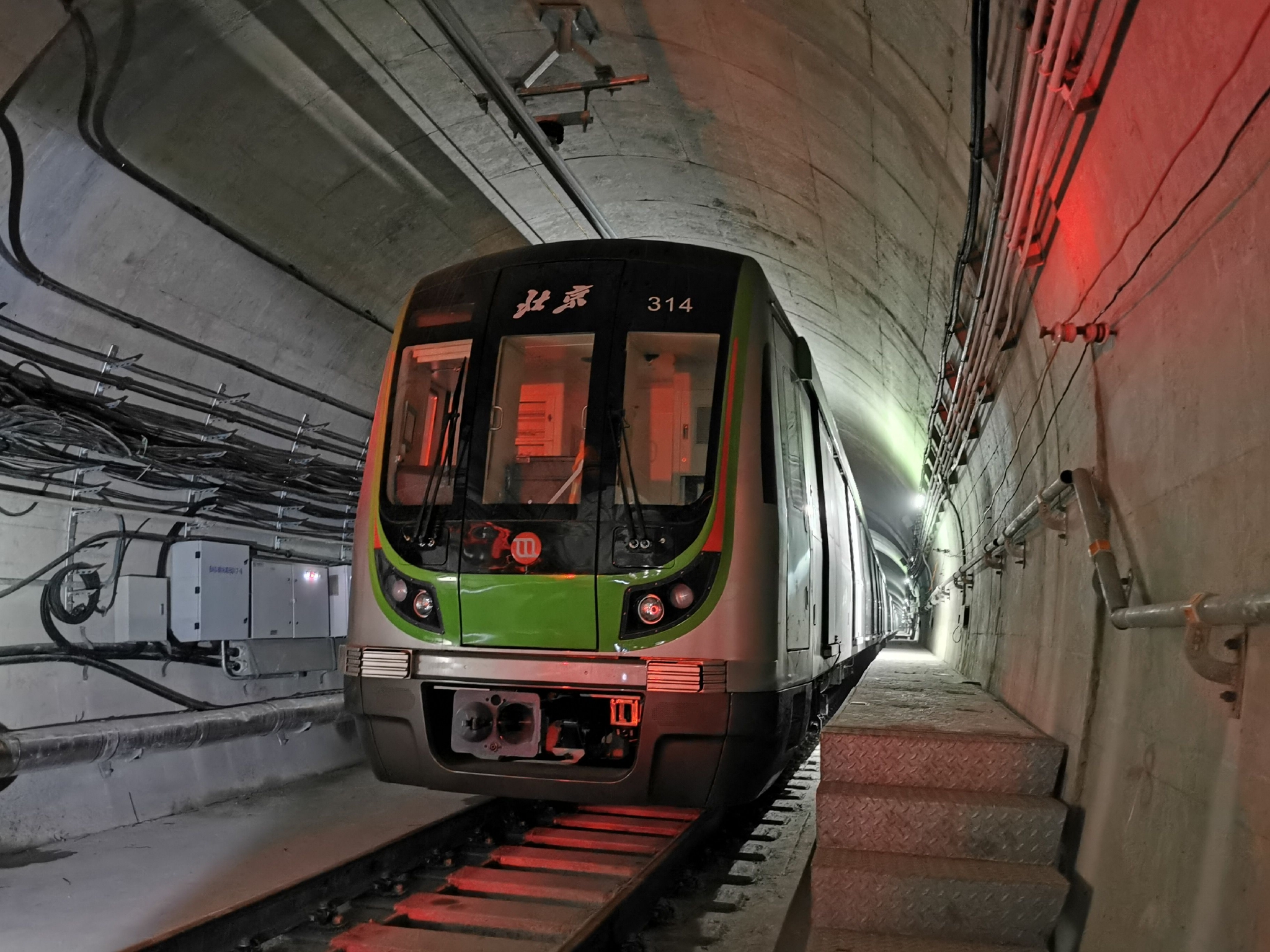 北京地铁16号线工程是北京轨道交通线网络的南北向骨干线路,全线建成