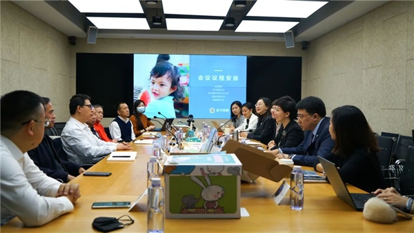 　　中国出版协会全民阅读办走进启今集团调研交流