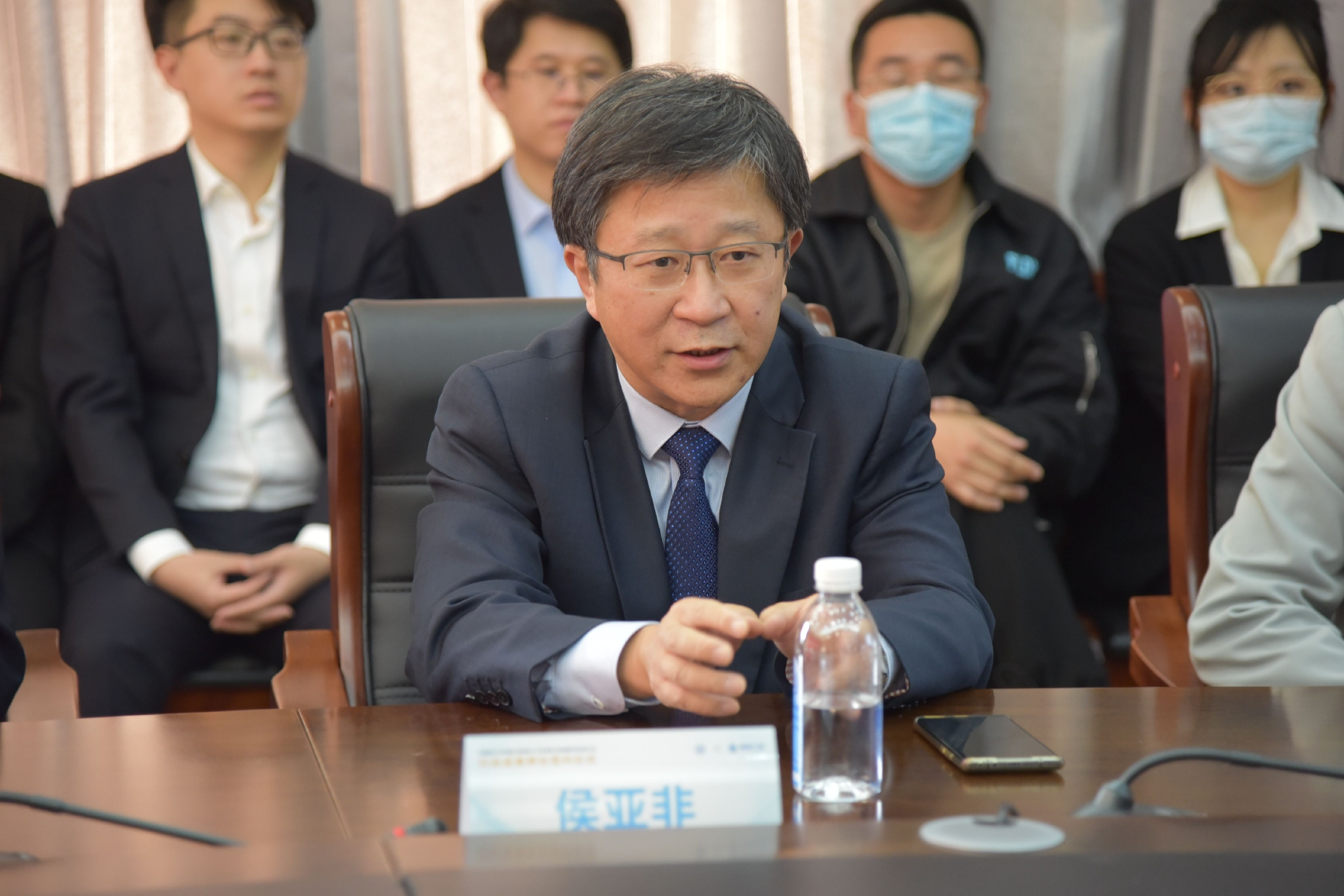 　　【爱普力思公司董事长侯亚非先生致辞】