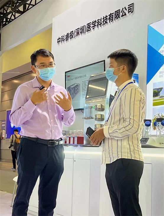 　　中科睿极首席科学家张智勇教授受访现场